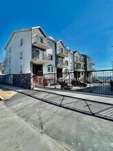 Building Photo - 1 Samantha Way
