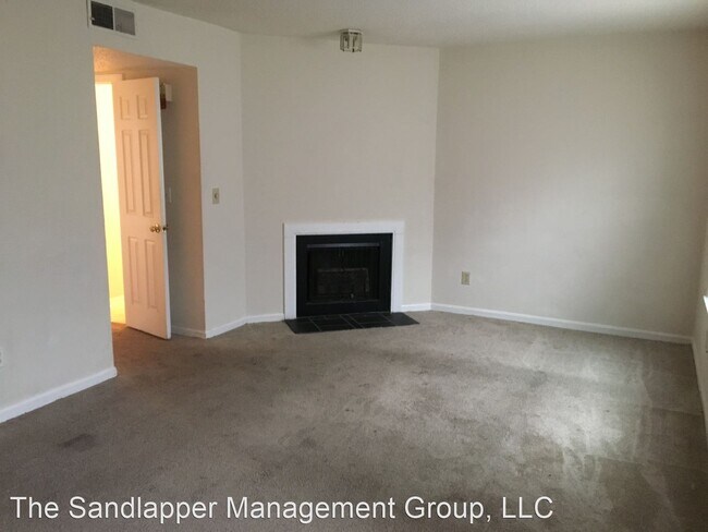 Building Photo - 3 br, 1.5 bath House - 5 Hunters Court