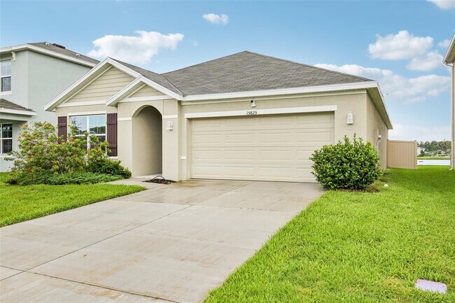 Foto del edificio - 15825 Mauvewood Ave