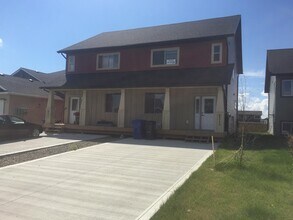 Building Photo - 8313-8387 87 Ave