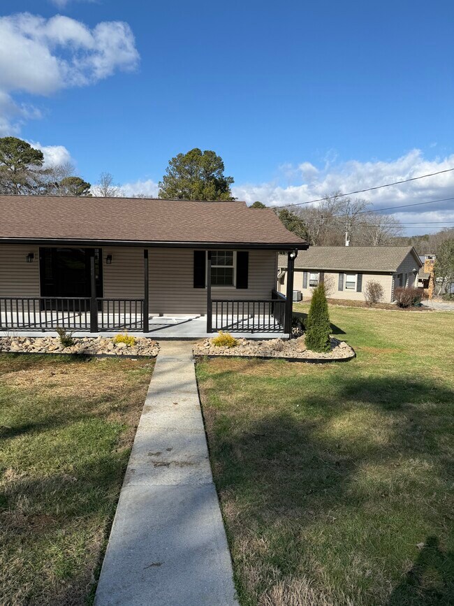 Building Photo - 10029 Westland Dr