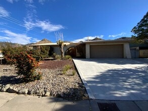 Building Photo - 744 Supper Rock Dr NE