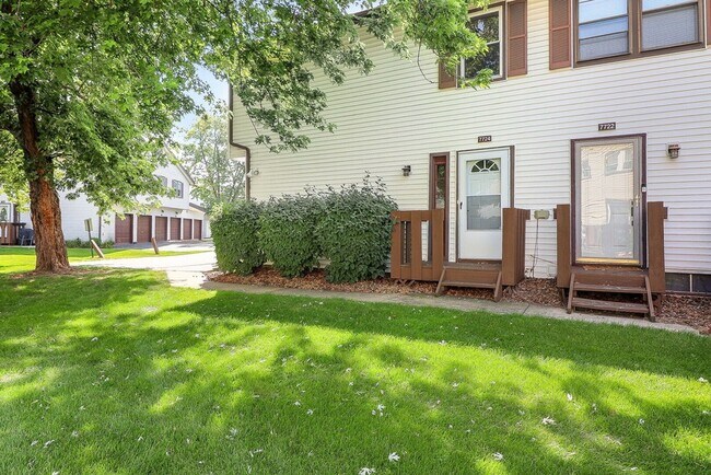 Building Photo - 7724 W Douglas Ct