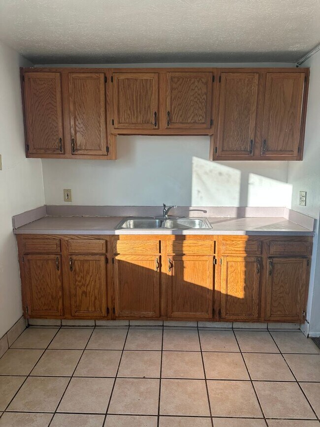 Building Photo - Warrensville Heights Town Home