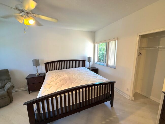 Building Photo - 8938 Sandshot Ct