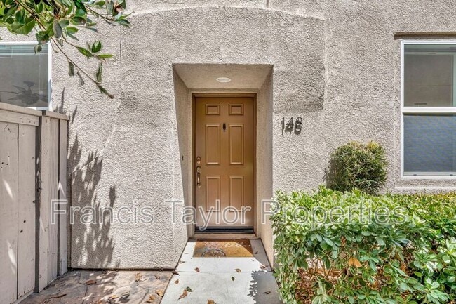 Building Photo - 148 Elora Ln