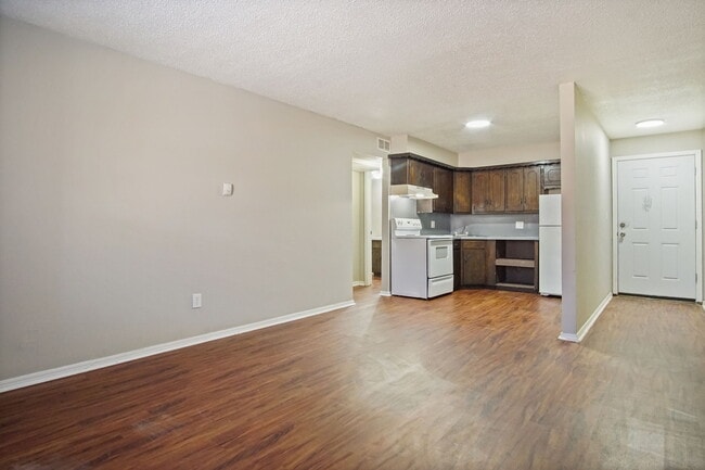 Building Photo - Mission Place Apartments