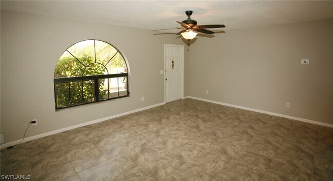 Foto del edificio - 485 Labree Ave S
