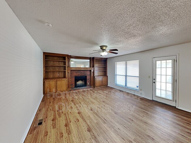 Building Photo - 521 Westview Dr