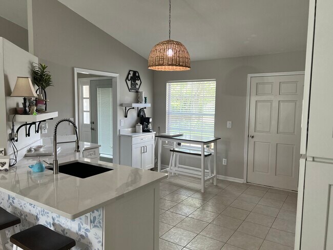 Foto del edificio - 11097 Barbizon Cir E