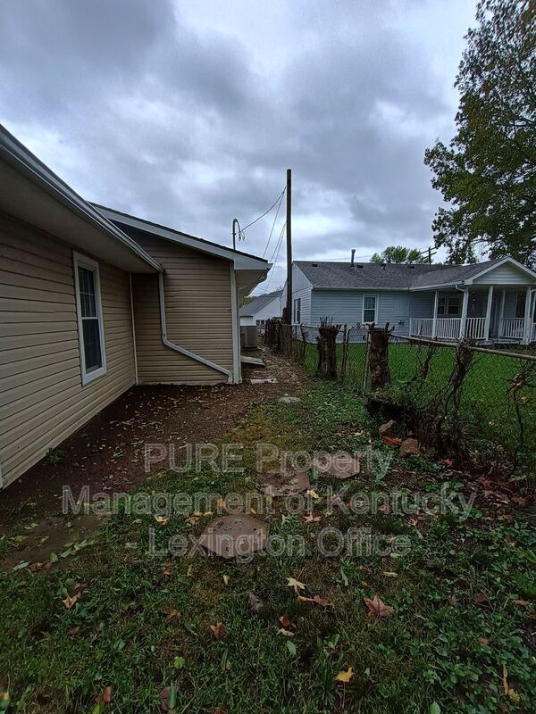 Foto del edificio - 1923 Brent St