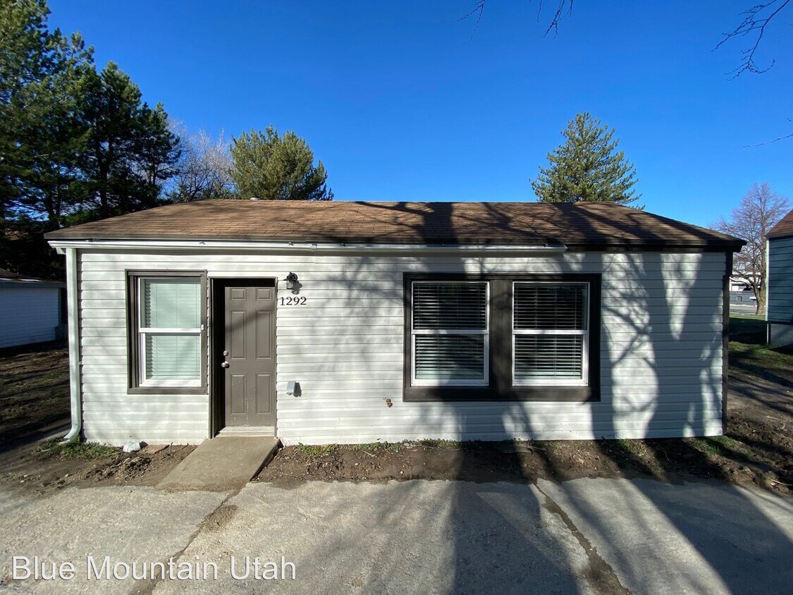 Primary Photo - 2 br, 1 bath House - 1292 E 5600 S