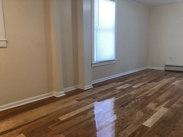 Building Photo - 58-60-60 Brackenbury St