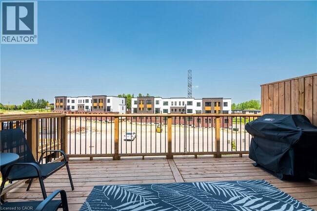 Building Photo - 939 Robert Ferrie Dr