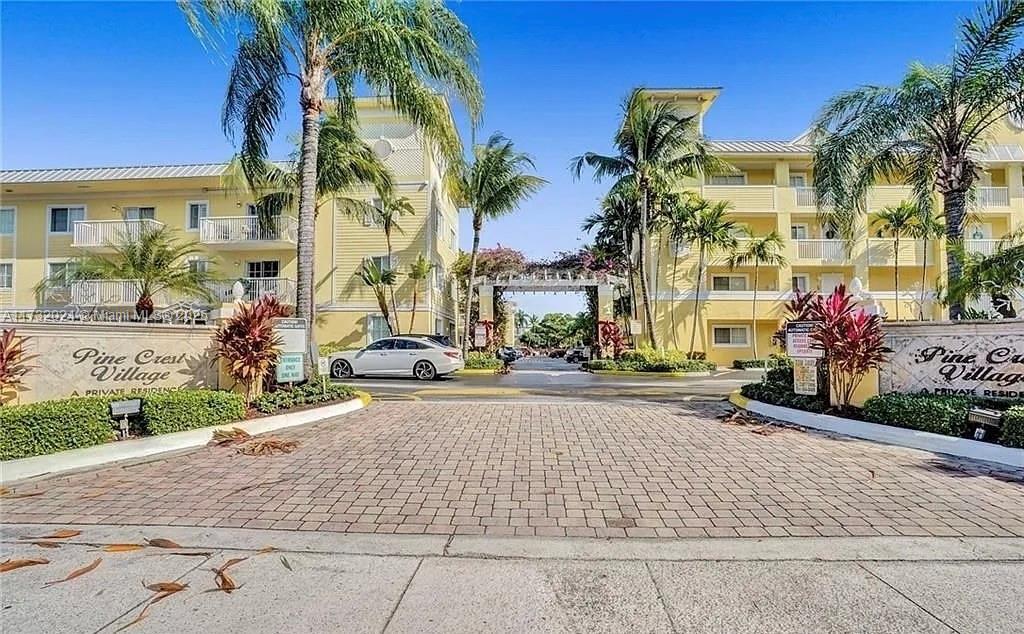 Foto principal - 1515 E Broward Blvd