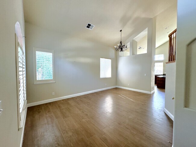 Building Photo - 4629 Stern Dr