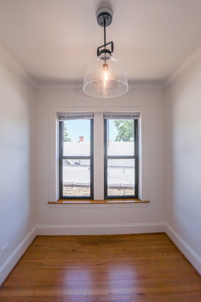Foto del edificio - 4415 N Hamilton Ave