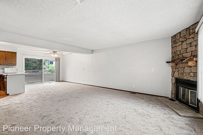 Building Photo - 2 br, 2.5 bath House - 224 Wright St  #104