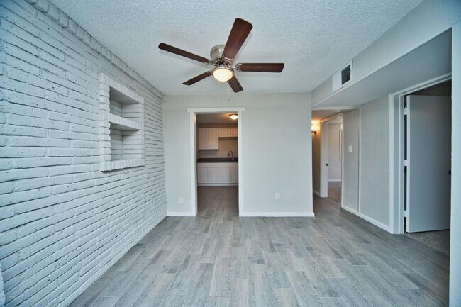 Foto del edificio - 1120 E 3rd St