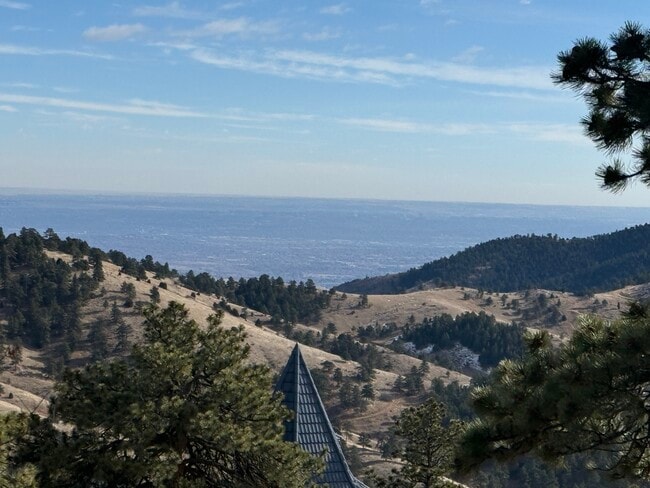 Building Photo - 1559 S Lininger Dr