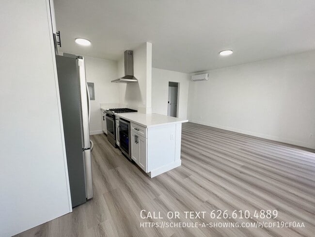 Building Photo - **NEWLY RENOVATED** 160 N Holliston