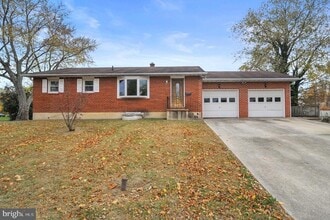 Building Photo - 996 Boggs Dr Building Photo - 996 Boggs Dr