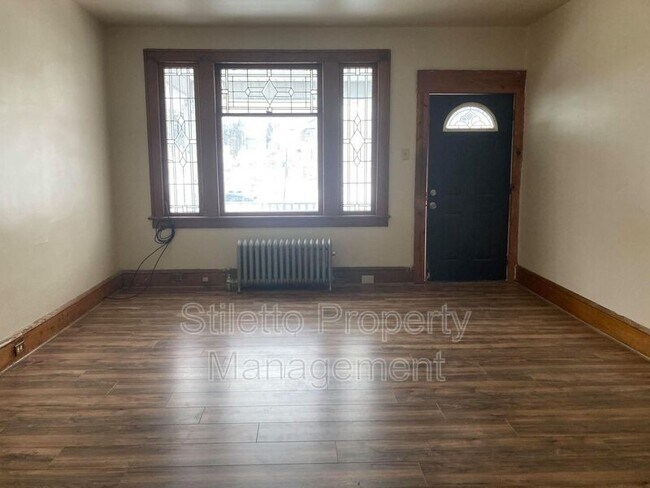 Foto del edificio - 1431 S Main St