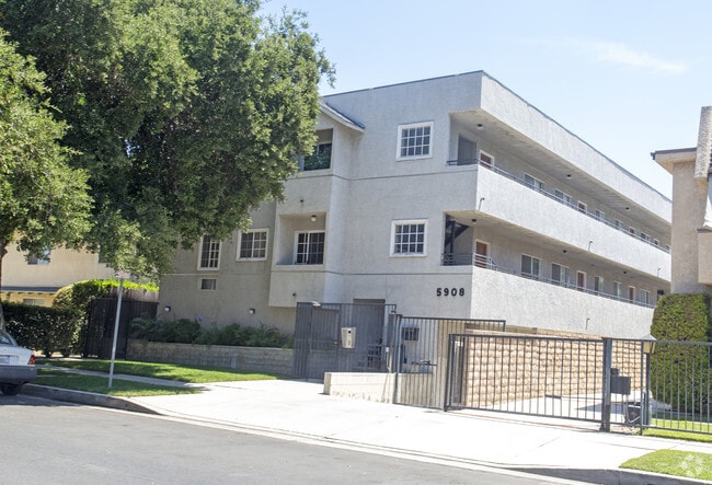 Building Photo - 5908 Cedros Avenue