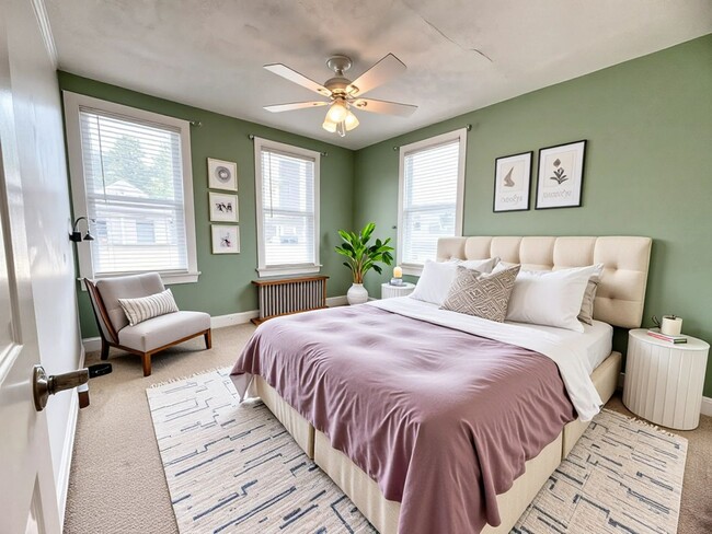 Building Photo - 2 Bedroom 1.5 Bathroom with bonus room in ...