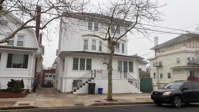 Building Photo - 14 S Raleigh Ave