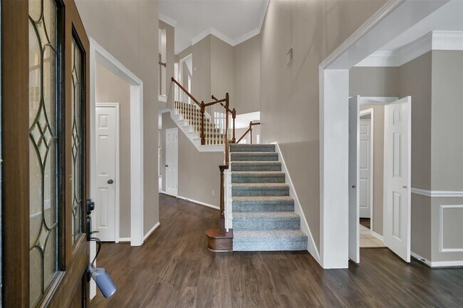 Building Photo - 211 Bristol Bend Cir