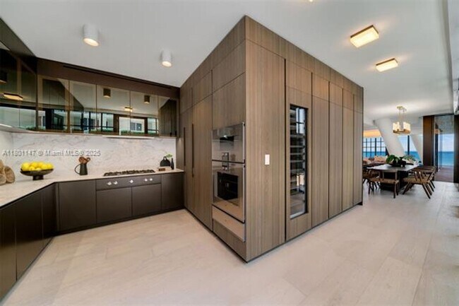 Building Photo - 8955 Collins Ave