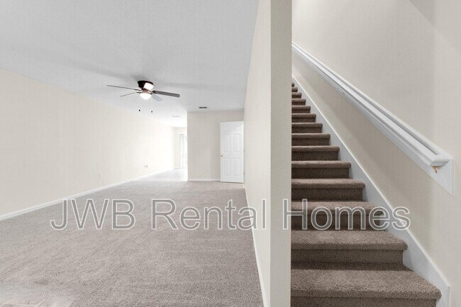 Foto del edificio - 6838 Lake Mist Ln