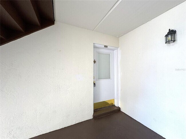 Foto del edificio - 2400 Forest Dr