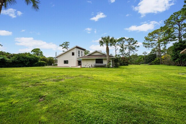 Building Photo - 3306 Fargo Ave