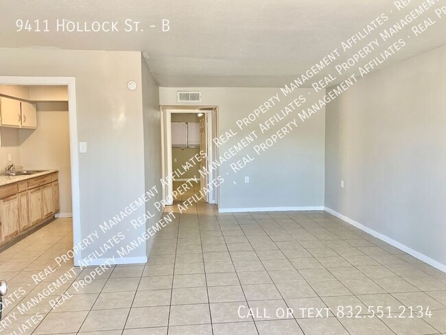 Building Photo - 9411 Hollock St