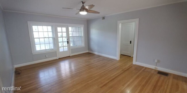 Building Photo - 4432 J C Nichols Pkwy