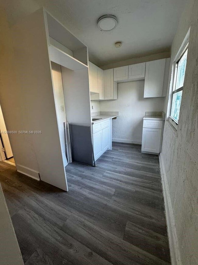 Foto del edificio - 1121 NW 40th St