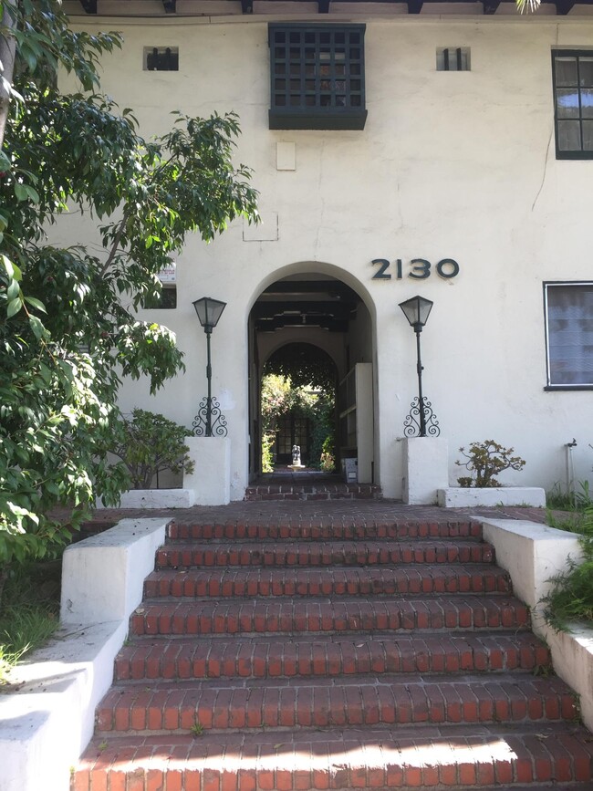 Front Entrance - 2130 Vista Del Mar St