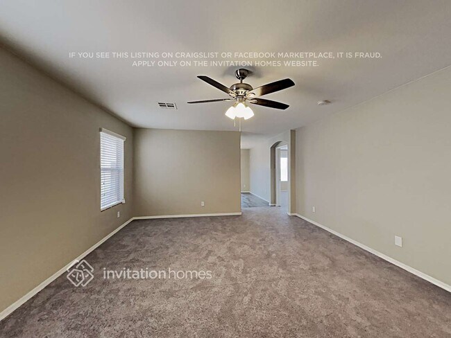 Foto del edificio - 927 S 239th Ln