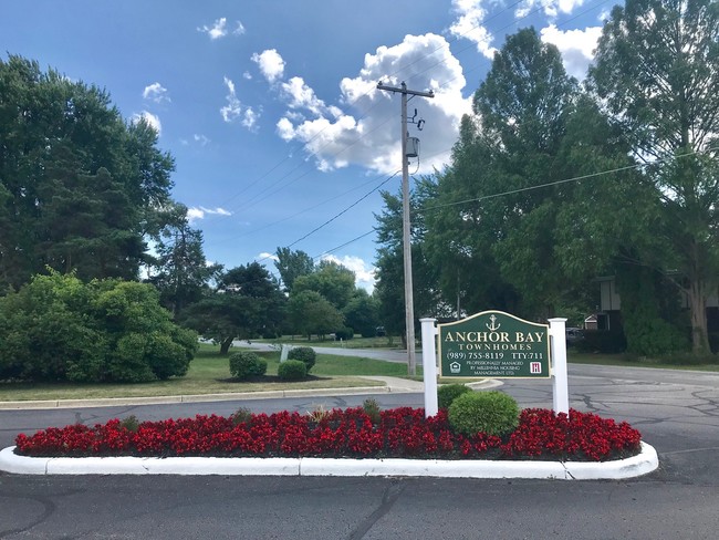 Foto del edificio - Anchor Bay Townhomes