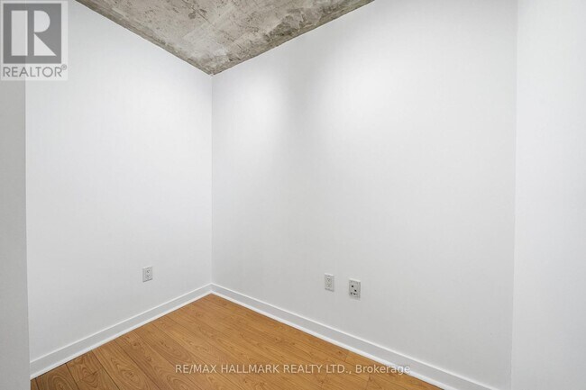 Building Photo - 11 Brunel Ct