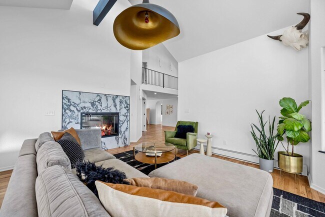 Foto del edificio - Modern Mountain Retreat w/ Unrivaled Views