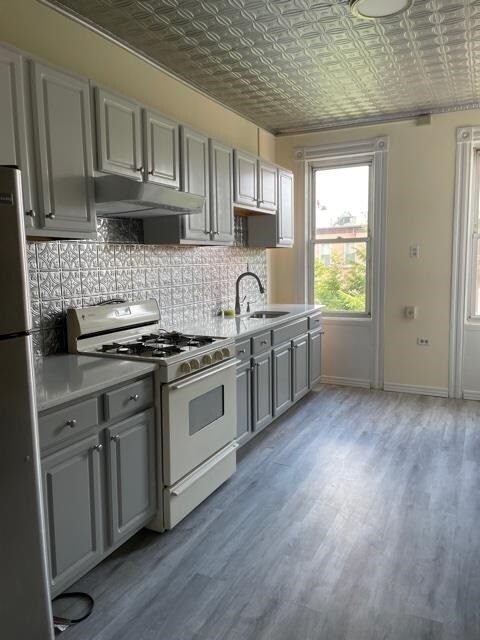 Building Photo - 355 8th St