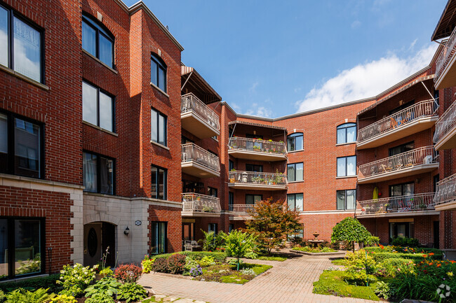 Building Photo - 3555 Rue Des Lacquiers