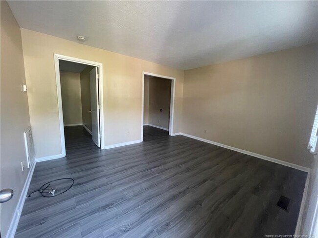 Building Photo - 4959 Fieldcrest Dr