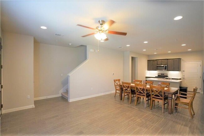 Foto del edificio - 13800 Lyndhurst St