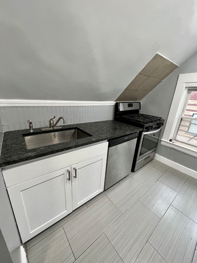 Building Photo - 7 Hudson Terrace
