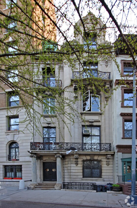 Primary Photo - William and clara baumgarten house
