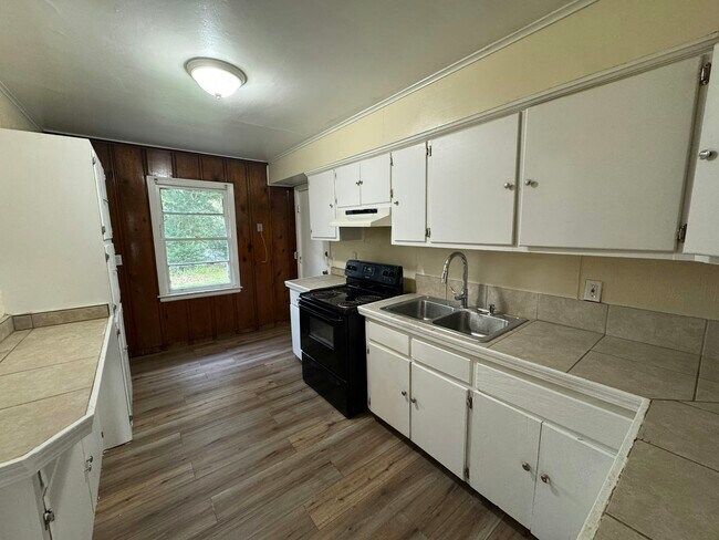 Photo - 5234 Nantucket Dr House